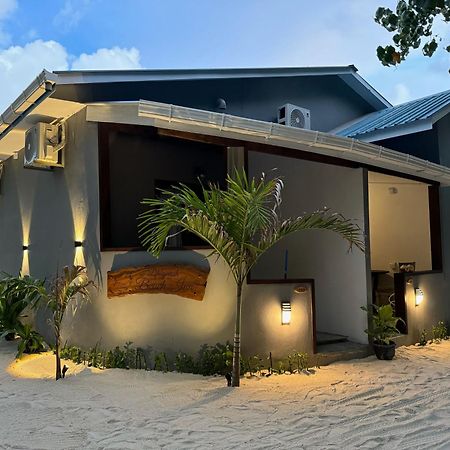 Dhigurah Beach Inn Exterior foto
