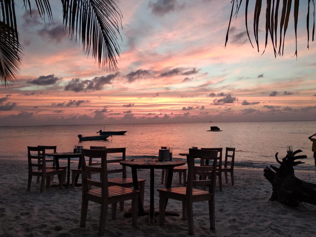 Dhigurah Beach Inn Exterior foto